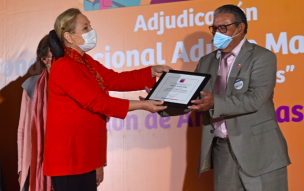 Primera Dama y ministra de Desarrollo Social lideran ceremonia de entrega regional del Fondo del Adulto Mayor 