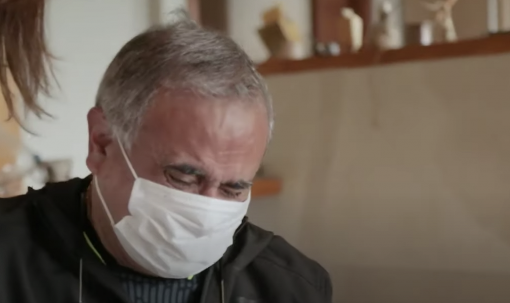 Doctor Ugarte rompe en llanto al recordar difícil momento de su vida: “No siempre fue fácil”