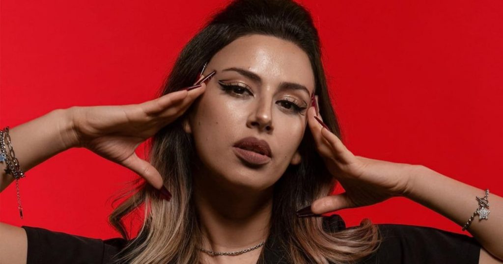 Karla Melo impacta a sus seguidores tras revelar el escotado vestido con el que se presentará en The Covers