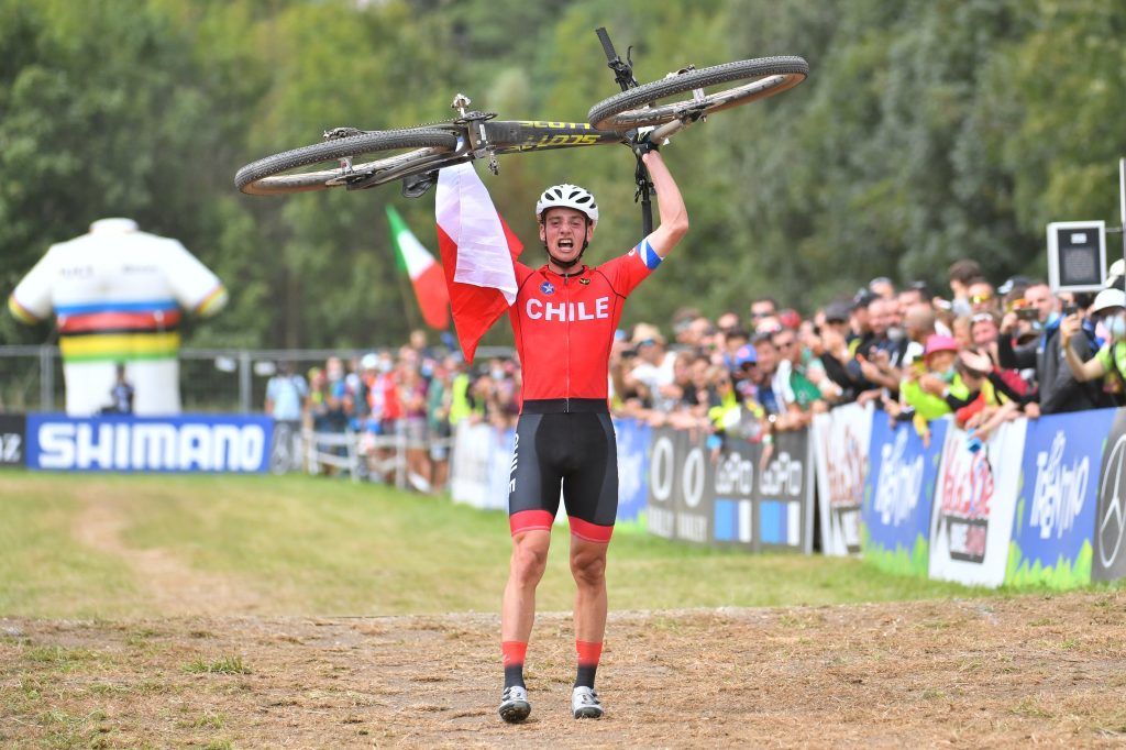 ¡Histórico! Martín Vidaurre se convierte en campeón mundial sub 23 en el mountain bike