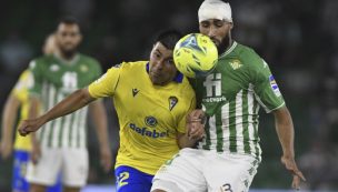 Duelo de chilenos en España: El Betis de Pellegrini y Bravo empató con el Cádiz de Alarcón