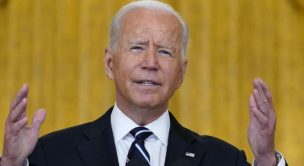 Biden espera cumplir con evacuación de Afganistán el 31 de agosto pero no descarta extenderla