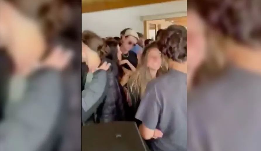 Fiesta clandestina en Cachagua: CDE oficia a Seremi de Salud por demora en cobro de multas