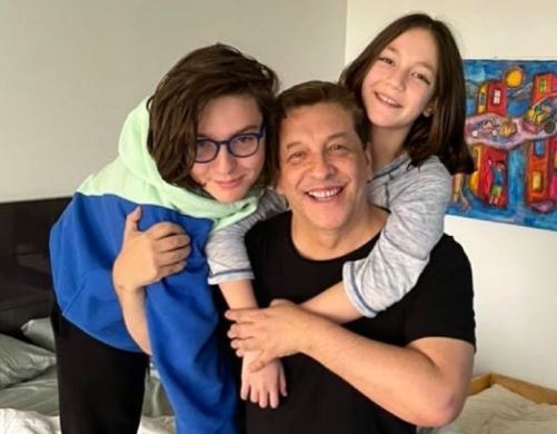 “La vida era bien diferente”: JC Rodríguez sorprendió con foto del pasado para el Día del Niño