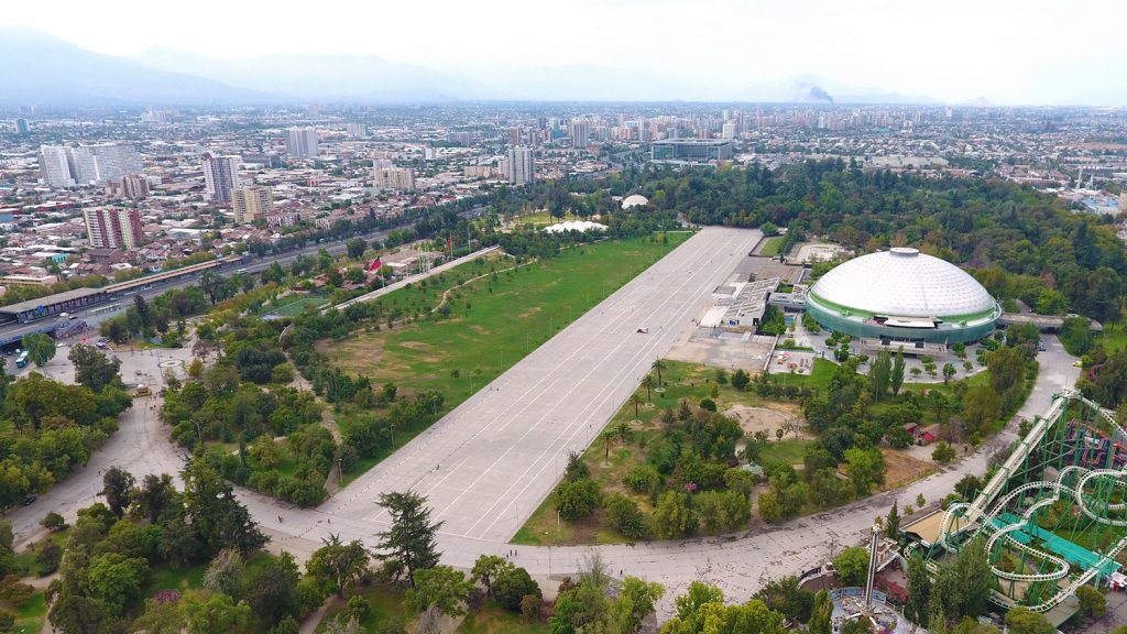 Parques O’Higgins y Quinta Normal cierran por fuertes vientos registrados en Santiago
