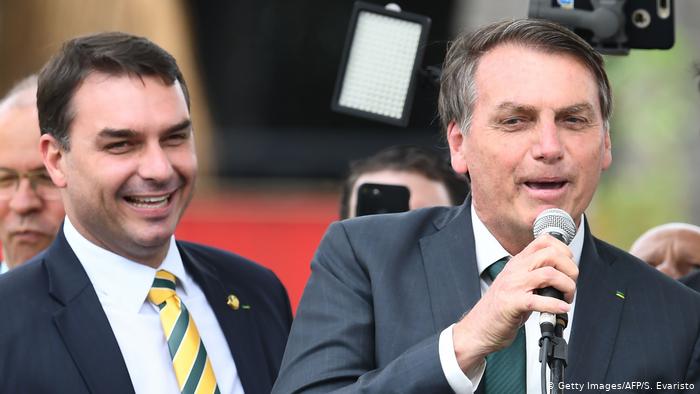 Hijo de Bolsonaro publica polémico mensaje tras el escándalo de Sao Paulo