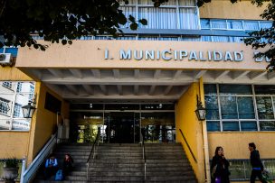 Alcalde de Rancagua condena ataque incendiario a edificio municipal