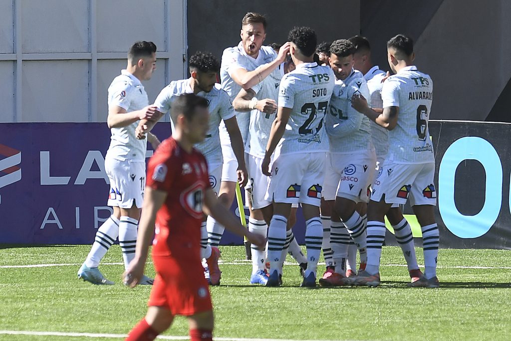 Y llegó el día: Santiago Wanderers vuelve al triunfo tras siete meses