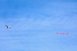 [Video] “Colo Colo es Chile”: Avioneta sobrevuela El Teniente con particular mensaje durante el Superclásico