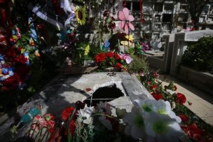 FOTOS | Tumba de Víctor Jara fue perforada por desconocidos