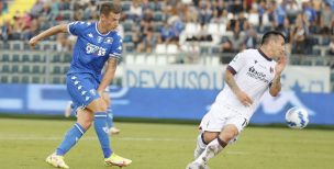 Gary Medel estuvo desde la partida en derrota de Bologna