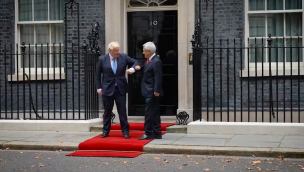 Boris Johnson felicitó al Presidente Piñera por programa de vacunación contra el Covid-19