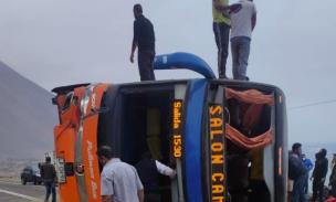 Bus volcó entre las regiones de Tarapacá y Antofagasta: al menos 40 personas resultaron lesionadas