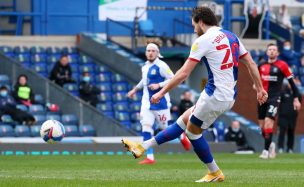 [Video] Ben Brereton aporta con una asistencia en empate del Blackburn Rovers