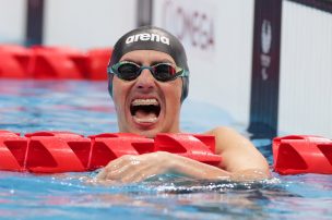 Lo hizo otra vez: Abarza se cuelga su tercera medalla en la piscina de Tokio