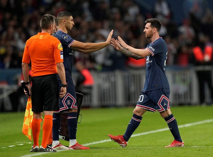 Hermano del dueño del PSG no le perdona a Pocchetino el cambio de Messi