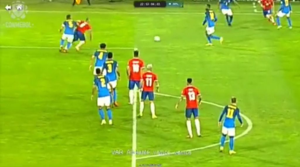 [Video] “Se deja caer antes”: Conmebol libera audios del posible penal contra Arturo Vidal