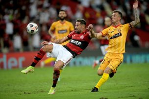 Mauricio Isla fue titular en la victoria de Flamengo ante Barcelona por Copa Libertadores