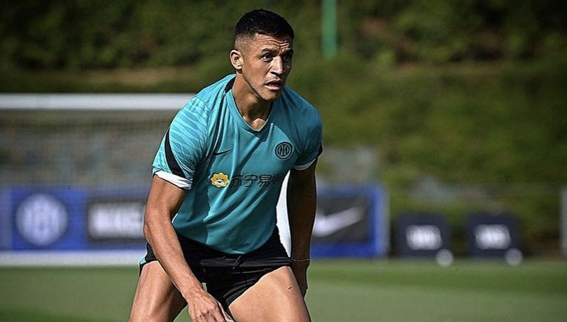 “Por fin juntos”: Alexis celebra su reencuentro con el balón tras su lesión