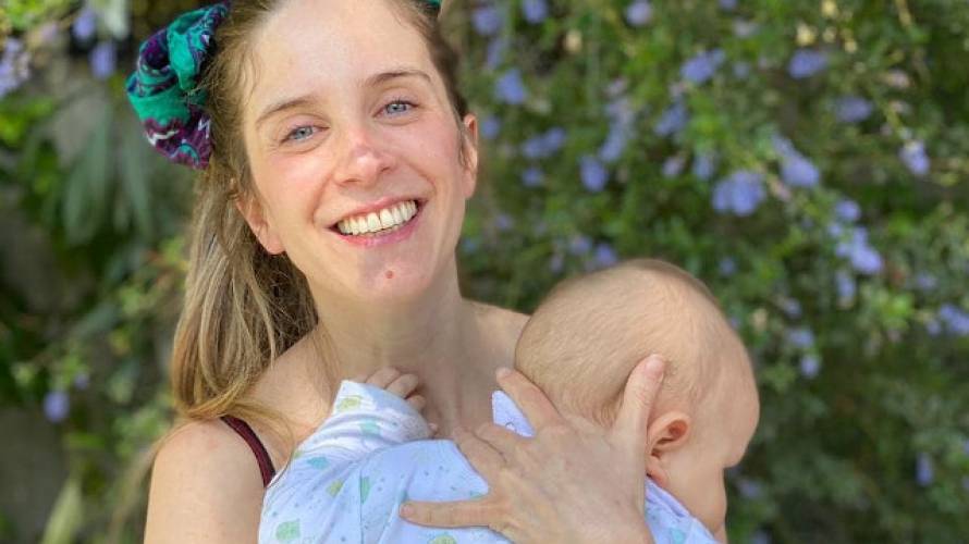 Alison Mandel comunicó su decisión laboral tras convertirse en madre: criticó duración de postnatal