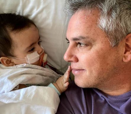 “Siempre sonriendo”: Hija menor de José Miguel Viñuela enternece las redes pese a su delicada situación de salud