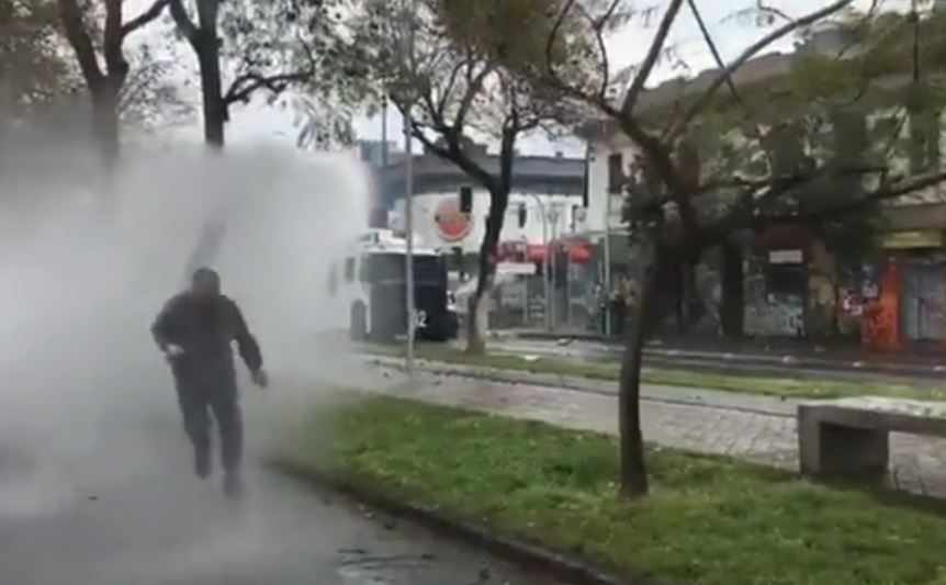 Carabineros cifra en 50 los detenidos por incidentes en cercanías del Parque O’Higgins