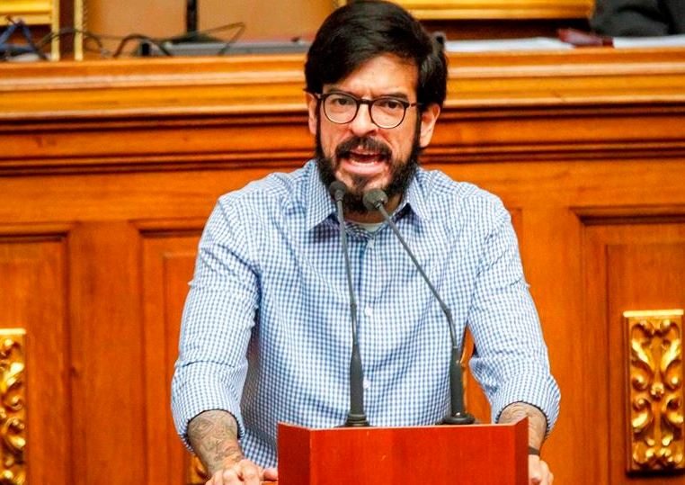 “Las naciones están en la obligación de brindar refugio y protección”: Opositor lamentó desalojo de campamento de migrantes venezolanos en Chile