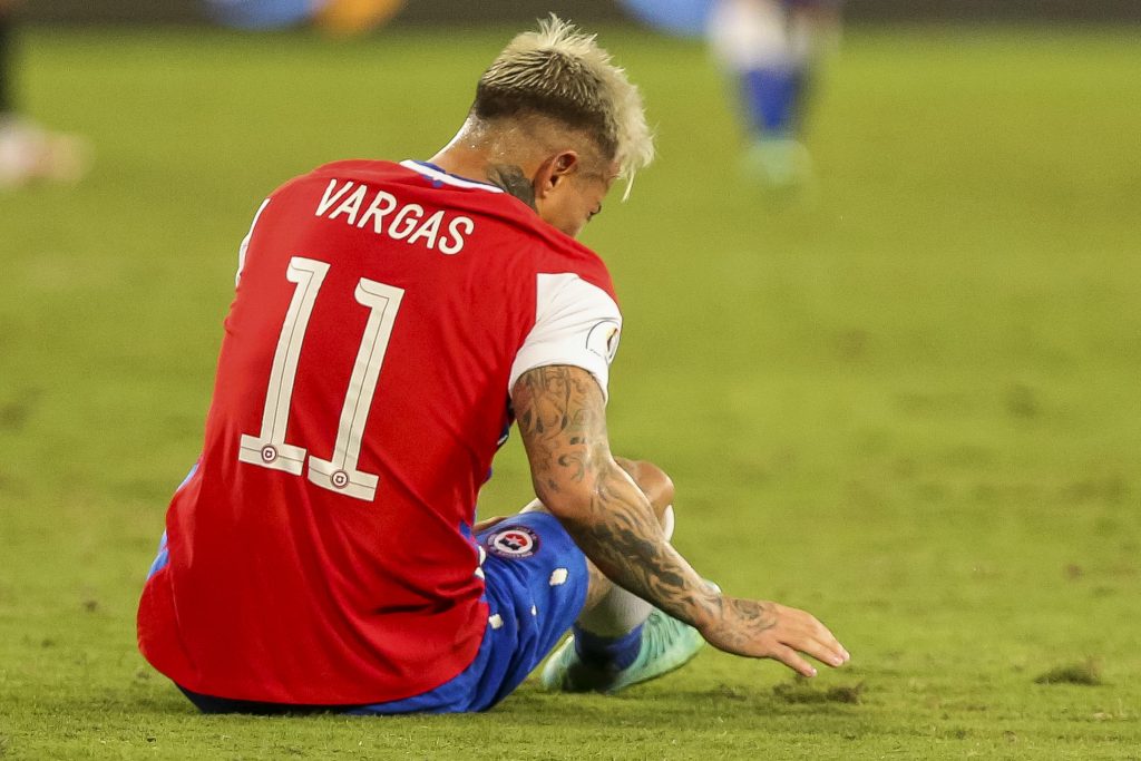 Preocupación total: Eduardo Vargas se lesiona y sería baja en la Roja