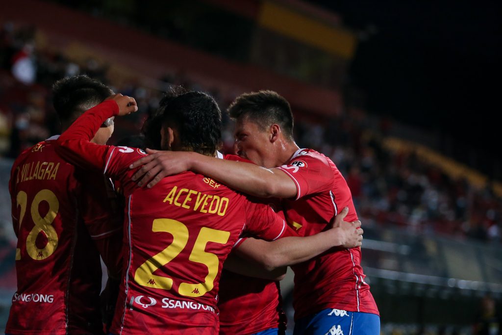 Unión Española vence a un O’Higgins que se complica