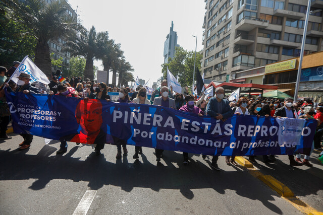 FOTOS | Marcha del Colegio de Profesores en el centro de Santiago
