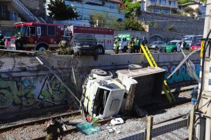 Una persona lesionada deja caída de camión a rieles del Metro de Valparaíso