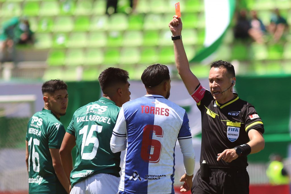 [Video] La violenta patada de Martín Villarroel en la derrota de Santiago Wanderers