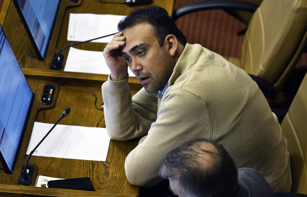 Diputado Bianchi pedirá resultados de estudio para bajar precio de combustibles en Magallanes