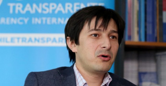 Director de Chile Transparente: “Es muy poco plausible que lo partidos políticos no supieran cómo se financiaban las campañas”