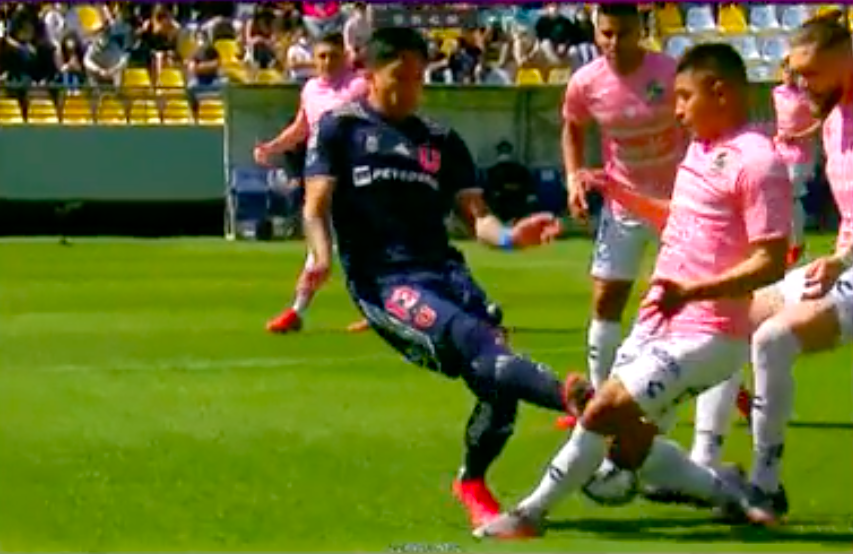 [Video] ¡Estuvo dos minutos en cancha! La infracción que significó la tarjeta roja para Camilo Moya