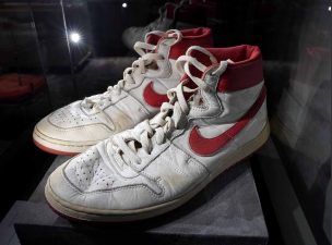 ¡Se volvió loco! Aficionado paga desorbitante cifra por unas zapatillas de Michael Jordan