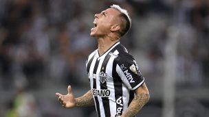 Atlético Mineiro confirma lesión de Eduardo Vargas