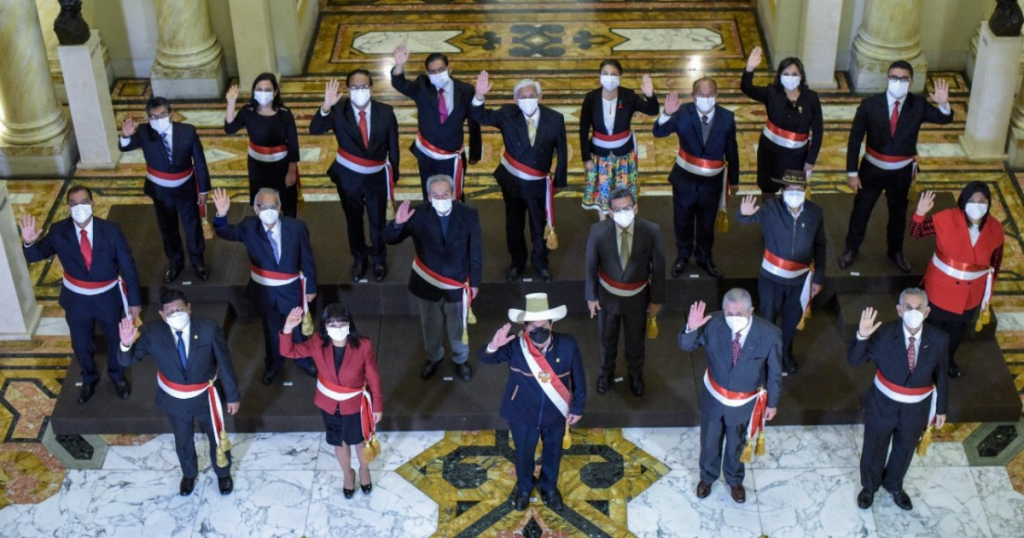 Nuevo ministro de Salud de Perú es investigado por supuesta corrupción