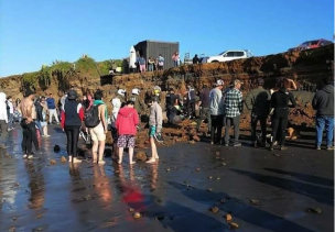 Joven queda en riesgo vital tras ser enterrado vivo por un desprendimiento de arena en Pichilemu