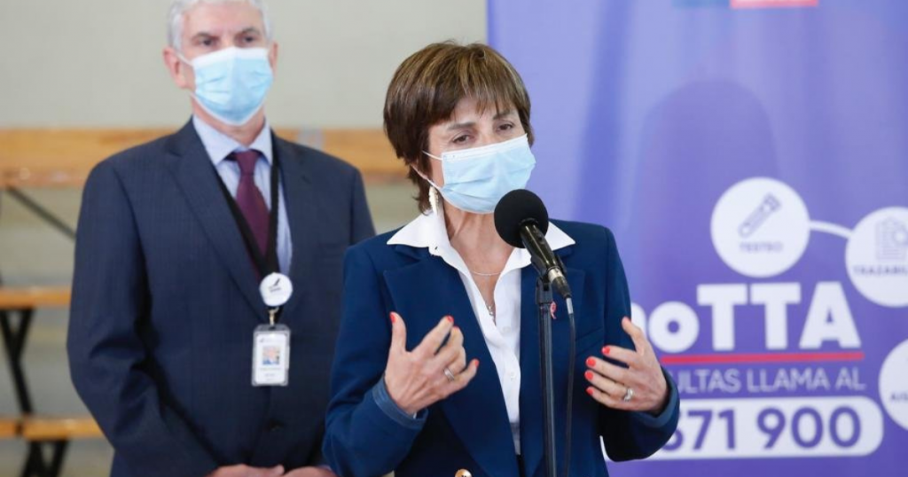 Subsecretaria Paula Daza indicó que están trabajando en una “cuarta dosis” de refuerzo contra el Covid-19
