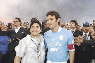 [Video] “No estábamos preparados”: El emotivo homenaje de Ciro Ferrara a Diego Maradona a un día del aniversario de su muerte