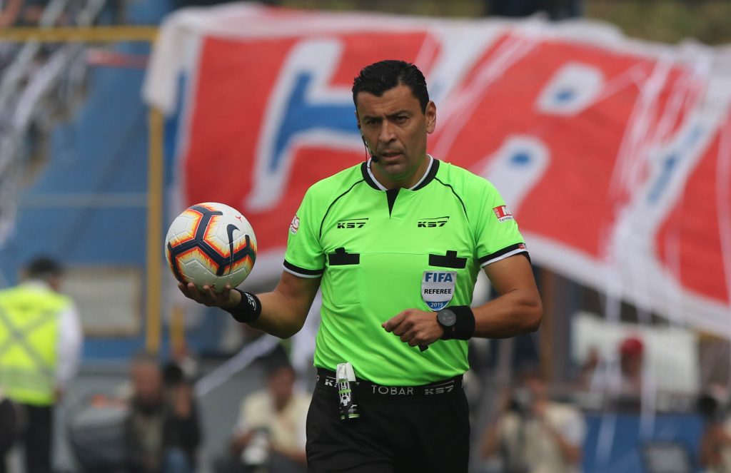 De mejor del mundo a sancionado por la Conmebol: el mes más oscuro de Roberto Tobar