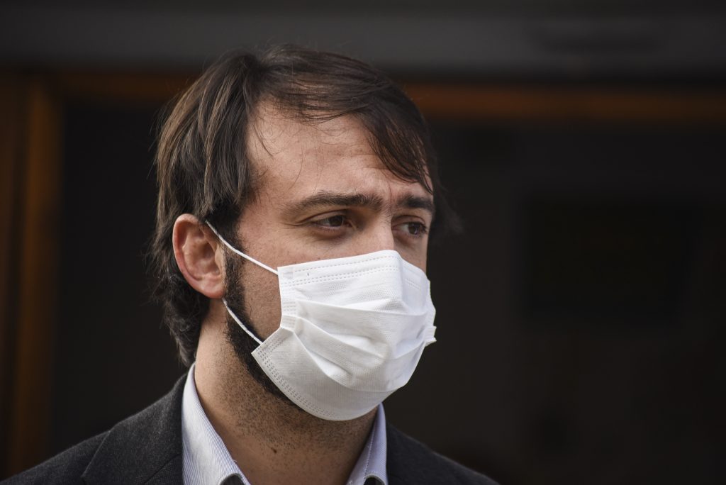Alcalde Sharp anuncia que votará por Gabriel Boric: “Tiene hoy día el deber de parar a la ultraderecha”