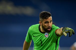 “Seamos grandes, pero juntos”: La arenga de Claudio Bravo previo al duelo ante Ecuador