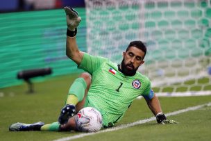 Claudio Bravo y posibilidad de volver al fútbol nacional: “Si me toca jugar en cualquier club de Chile lo voy a hacer”