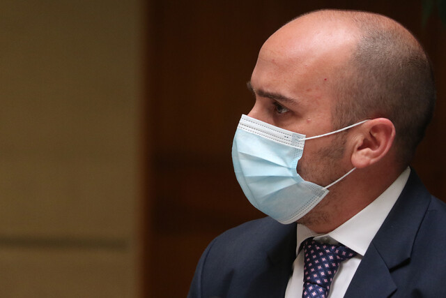 Diputado Andrés Longton relata ataque que sufrió en Villa Alemana: “Habían dos mujeres que recibieron cachetadas”