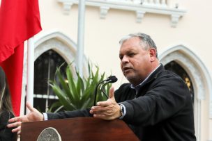 Rodrigo Mundaca anunció mejoras laborales para trabajadores del Gobierno Regional