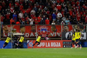 [Video] Con dedicatoria a Carlos Caszely: el desatado relato ecuatoriano tras vencer a la Roja