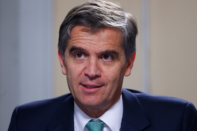 Expresidente del Banco Central Rodrigo Vergara: “No me pierdo un segundo. En segunda vuelta voy a votar por Kast”