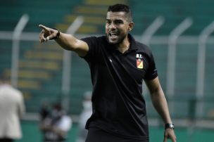 [Video] No se aguantó: DT colombiano recibe una goleada en la final y se lanzó a llorar